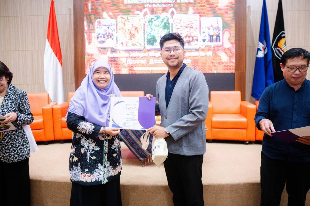 Agasta Adhiguna (NTFP-EP Indonesia) menjadi salah satu narasumber Dok. Fahutan Universitas Tanjungpura (2025)